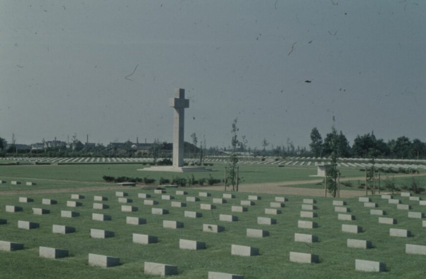 Alla scoperta del Cimitero militare italiano di Francoforte-Westhausen con Frankfurt History App